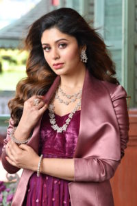 Kalyan-Jewellers-regional-brand-ambassador-Ritabhari-Chakraborty-1.jpg
