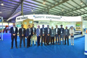 Head-Jindal-Defence-Aerospace-Mr.-CP-Agarwal-along-with-his-team-at-DefExpo2022_.jpg