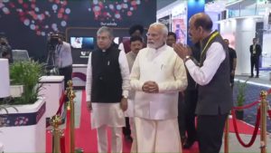 PM-Narendra-Modi-viewing-5G-use-cases-at-Vi-Booth-at-IMC-2022-1-1.jpg