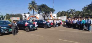 Unit-Head-Jindal-Stainless-Jajpur-Mr-Deepak-Agarwal-flags-off-electric-vehicles-at-the-plant.jpg