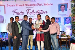 Vedanta-Aluminium-Jharsuguda-recieves-Highest-Exporter-Award-by-Haldia-Dock-Complex.jpg