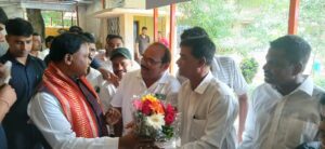 ପ୍ରାଥମିକ ଶିକ୍ଷକ ସଂଘ ମୁଖ୍ୟମନ୍ତ୍ରୀଙ୍କୁ ଭେଟି ଦାବି ଜଣାଇଲେ