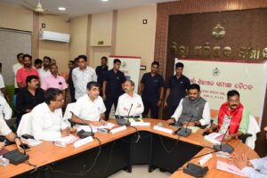 ଶିଳ୍ପମନ୍ତ୍ରୀ ଶ୍ରୀ ସମ୍ପଦ ଚନ୍ଦ୍ର ସ୍ୱାଇଁଙ୍କ ଖୋର୍ଦ୍ଧା ଗସ୍ତ ଓ ବିଭିନ୍ନ ଶିଳ୍ପାଞ୍ଚଳ ପରିଦର୍ଶନ