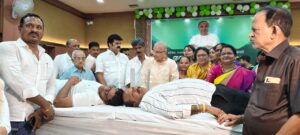 ପୂର୍ବତନ ମୁଖ୍ୟମନ୍ତ୍ରୀ ଜନ୍ମଦିନରେ ରକ୍ତଦାନ