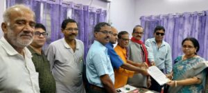 ଜିଲ୍ଲା ଶିକ୍ଷାଧିକାରୀଙ୍କ ସ୍ୱେଚ୍ଛାଚାରୀ ନିଷ୍ପତି ଓ କାର୍ଯ୍ୟାନୁଷ୍ଠାନ ପ୍ରତ୍ୟାହର ପାଇଁ ରାଜ୍ୟପାଳ ଓ ମୁଖ୍ୟମନ୍ତ୍ରୀଙ୍କୁ ଆର୍‌ଡିସିଙ୍କ ଜରିଆରେ ନିବେଦନ କଲା ଶିକ୍ଷା ବଞ୍ଚାଅ ଅଭିଯାନ