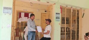 ଅଙ୍ଗନୱାଡି କେନ୍ଦ୍ରରେ ନିମ୍ନମାନର ଛତୁଆ ବଣ୍ଟନ ଅଭିଯୋଗର କାର୍ଯ୍ୟନୁଷ୍ଠାନ ନ ହେବାରୁ ସମୁହ ଧାରଣା ଦେବାକୁ ଉପଜିଲ୍ଲାପାଳଙ୍କୁ ଦେଲେ ଦାବିପତ୍ର